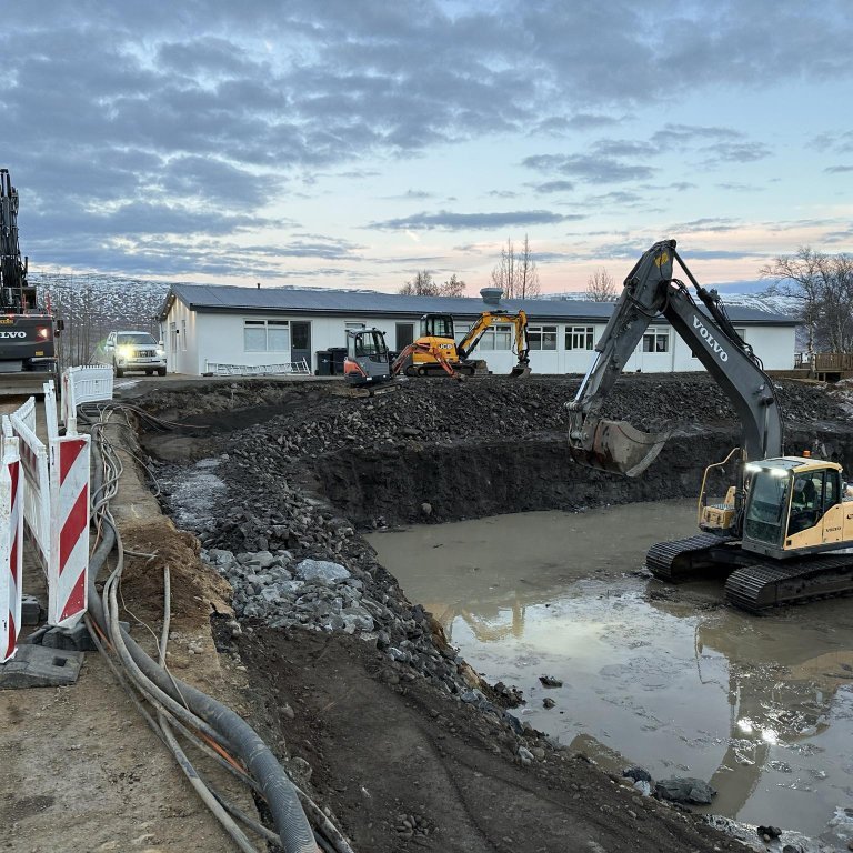 387dcd51-ee52-4db6-b7a7-9a617cf6305f