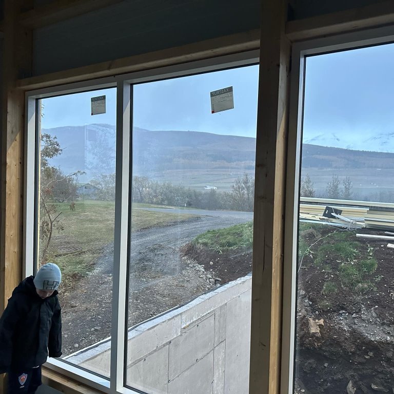 62fff595-3f3c-4153-b59e-b35dbdc0853b