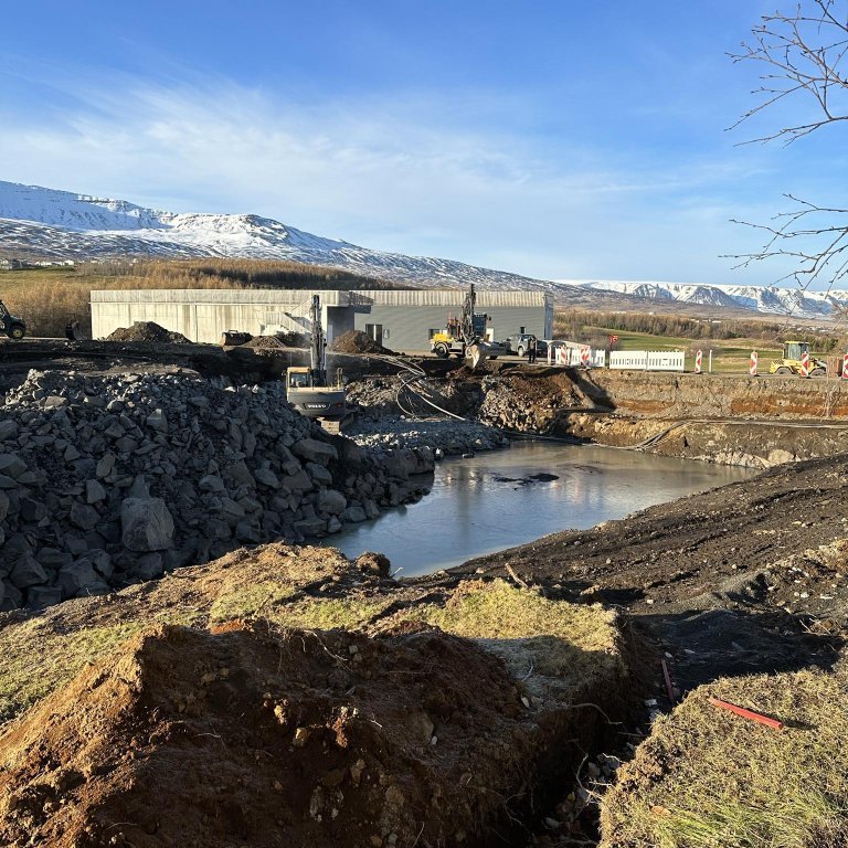 eb607ae6-e2b4-4f16-9940-8f67b1c99626