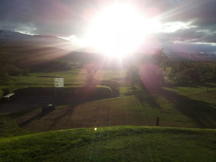 Litið yfir fyrri níu um 10 leytið í gærkvöldi