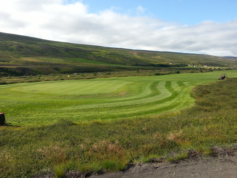 Lundsvöllur opinn alla helgina