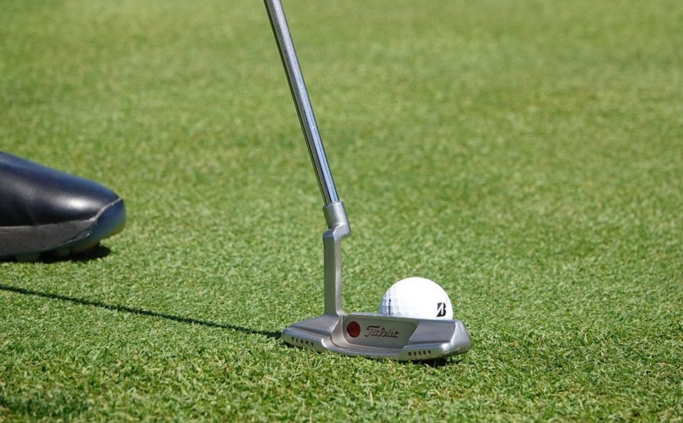 Golfhöllin lokuð til 17. nóvember.