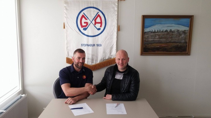 Heimir og Magnús við undirskriftina