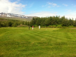 Opnað var inn á nýjar flatir á 1. og 4. í dag