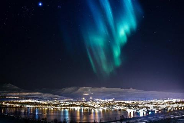 Jaðarsvöllur lokaður