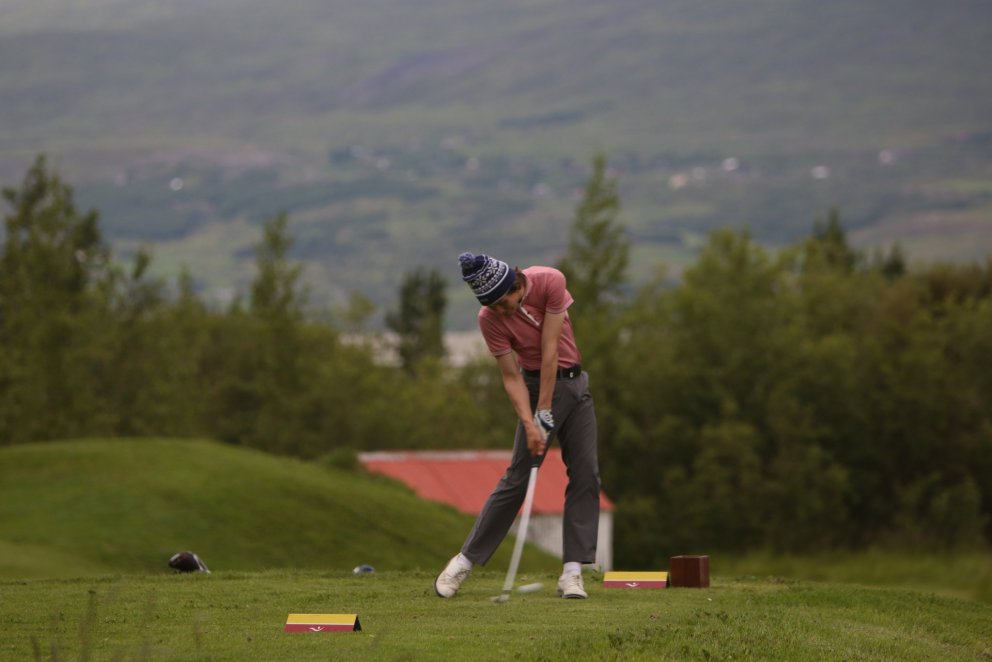 Starkaður slær á 13. teig