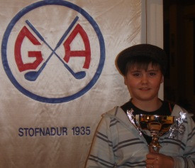 Tumi með háttvísisbikarinn