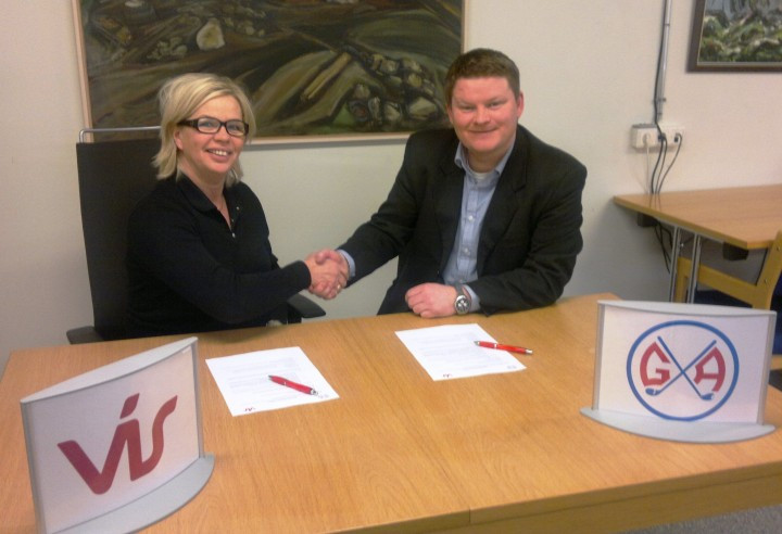 Golfklúbburinn og VÍS undirrita samstarfssamning