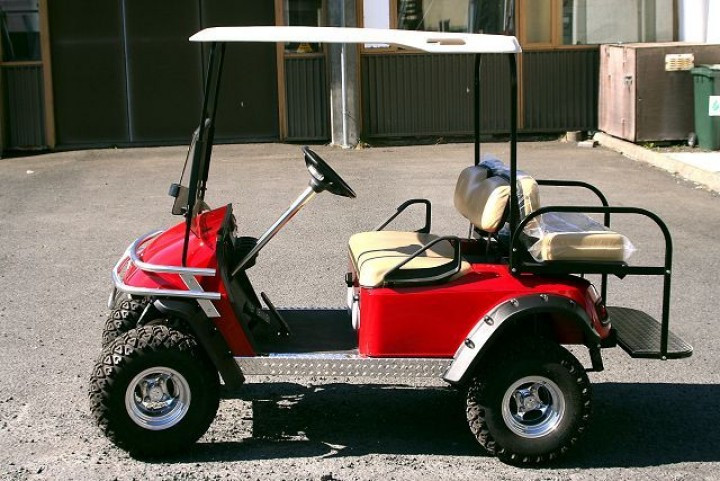 Golfbílar bannaðir í dag