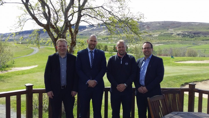 Fulltrúar ÍV og GA við undirritun