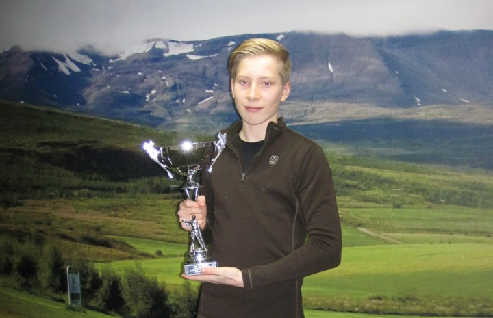 Kristján Benedikt með háttvísisbikarinn