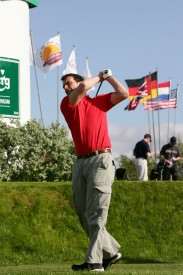 Logi á 1. teig í Arctic Open