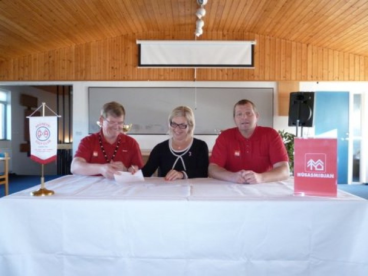 Húsasmiðjan styrkir Golfklúbbinn myndarlega