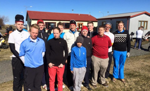 Hópurinn sman kominn fyrir 1. keppnishring sumars