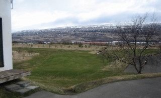 Jaðarsvöllur tekinn að grænka