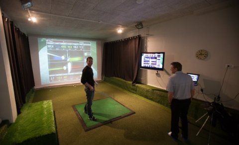 Golfhöllin opin! Völlurinn lokaður