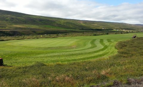 Lundsvöllur opnar á morgun