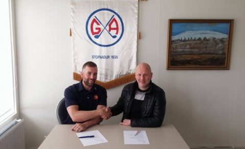 Heimir og Magnús við undirskriftina