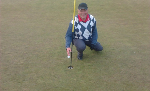 Klúbbmeðlimur fór holu í höggi