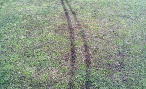 Hluti af skemmdum á 3. flöt