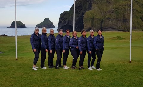 Stelpurnar okkar eru glæsilegar