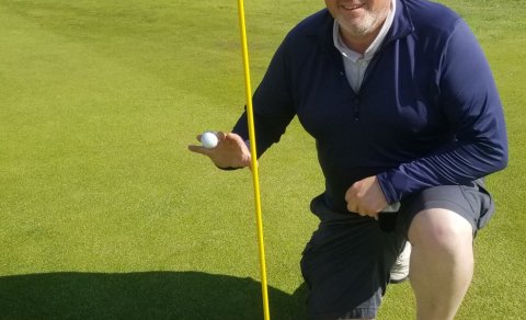 Hólmgrímur við 18. holuna