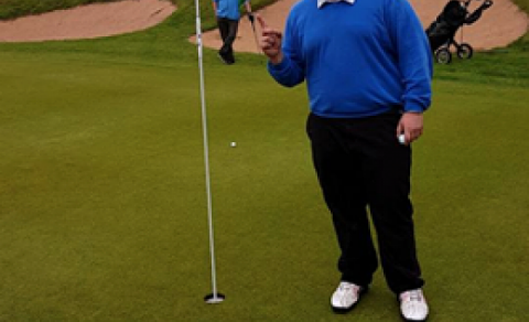 Jason fór holu í höggi