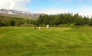Opnað var inn á nýjar flatir á 1. og 4. í dag
