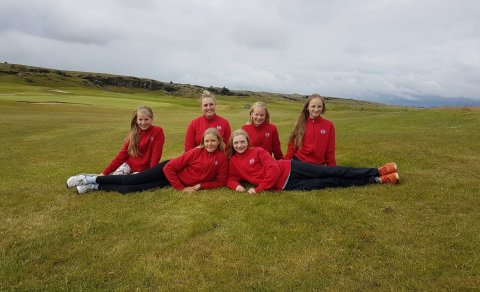 Stelpurnar okkar, sem hafa staðið sig eins og hetjur