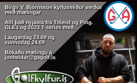Birgir V. Björnsson kylfusmiður með mælingar á Klöppum 23. og 24. september