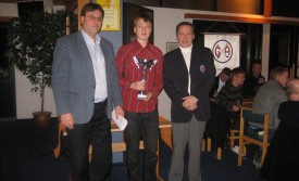 Björn Auðunn með háttvísisbikarinn ásamt formanni og varaformanni