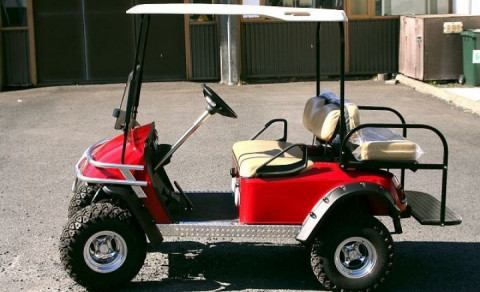 Golfbílar bannaðir í dag