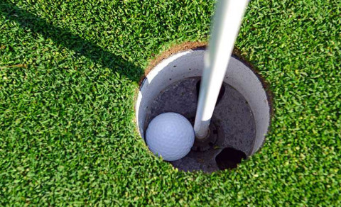 Tvær holur í höggi á fyrsta hring Meistaramóts