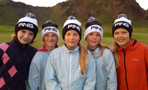 Stelpurnar eru að leika glæsilegt golf