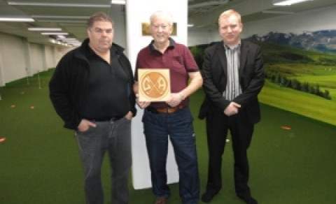 Golfklúbbi Akureyrar var færð falleg gjöf