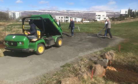 Vinnudagur og opnun á sunnudag